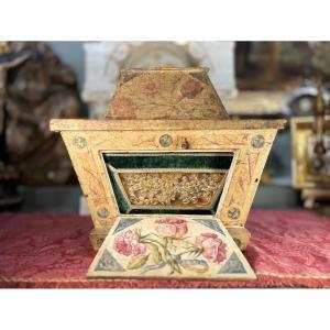 Rare Velvet Reliquary Hunting In Its Wooden Box - 18th Century