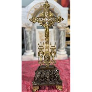 Finely Worked Neo-gothic Altar Crucifix – 19th Century