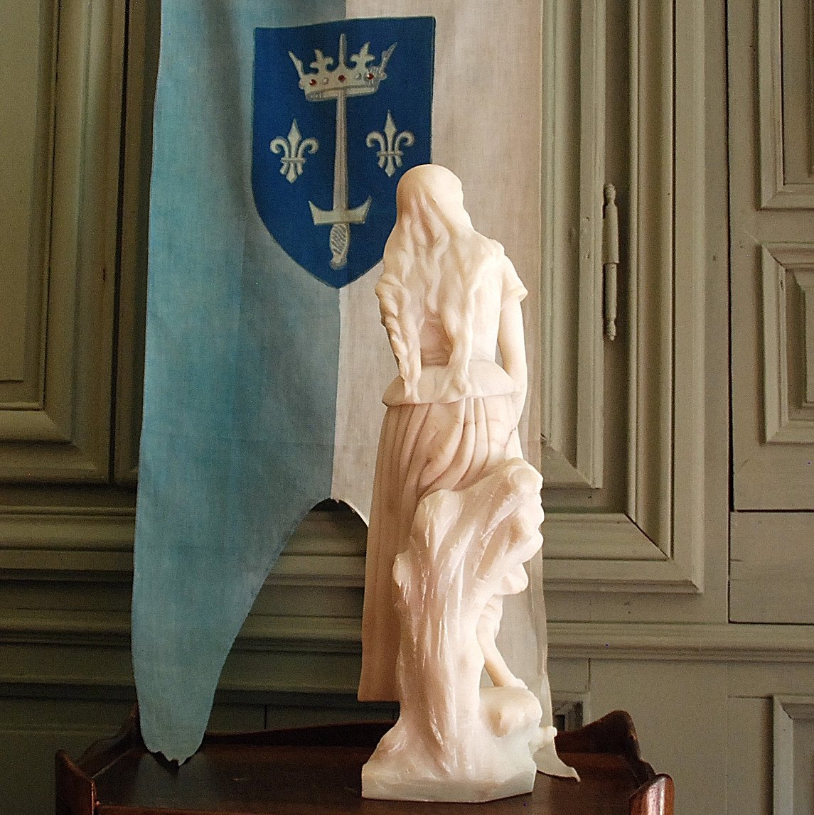 Statuette de Jeanne d'Arc bergère à Domremy -photo-3
