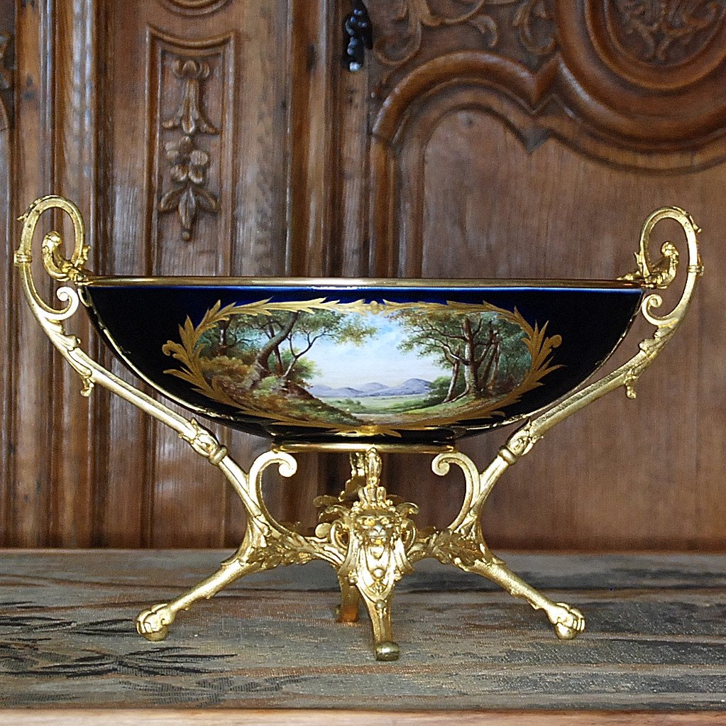 Coupe en porcelaine bronze et laiton doré,  dans le goût de Sèvres - Famille ROLLAND de CHAMBAUDOIN d'ERCEVILLE-photo-2