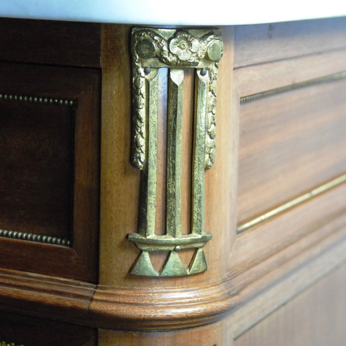 Louis XVI Style Chest Of Drawers - Faubourg St Antoine In Paris-photo-4