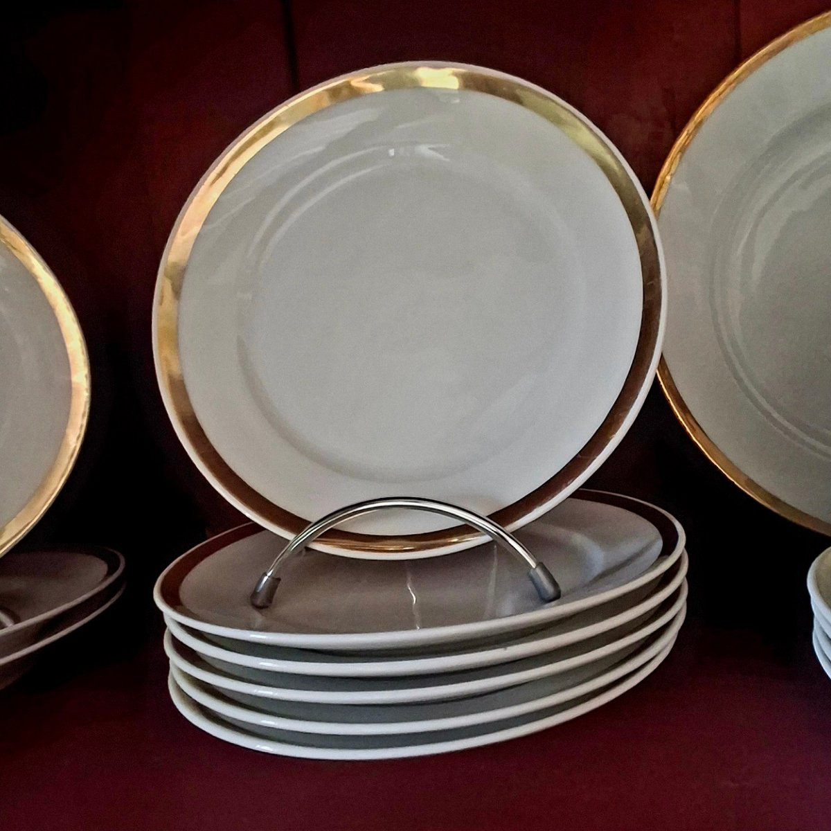 Suite de 22 assiettes à dessert, 1 plat, une jatte -  Époque Empire /Restauration-photo-1