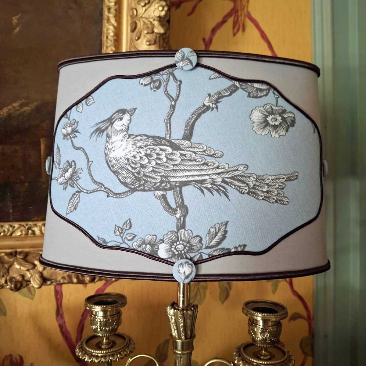 Paire de bougeoirs deux feux de style Louis XVI montés en lampes. 2/2-photo-5