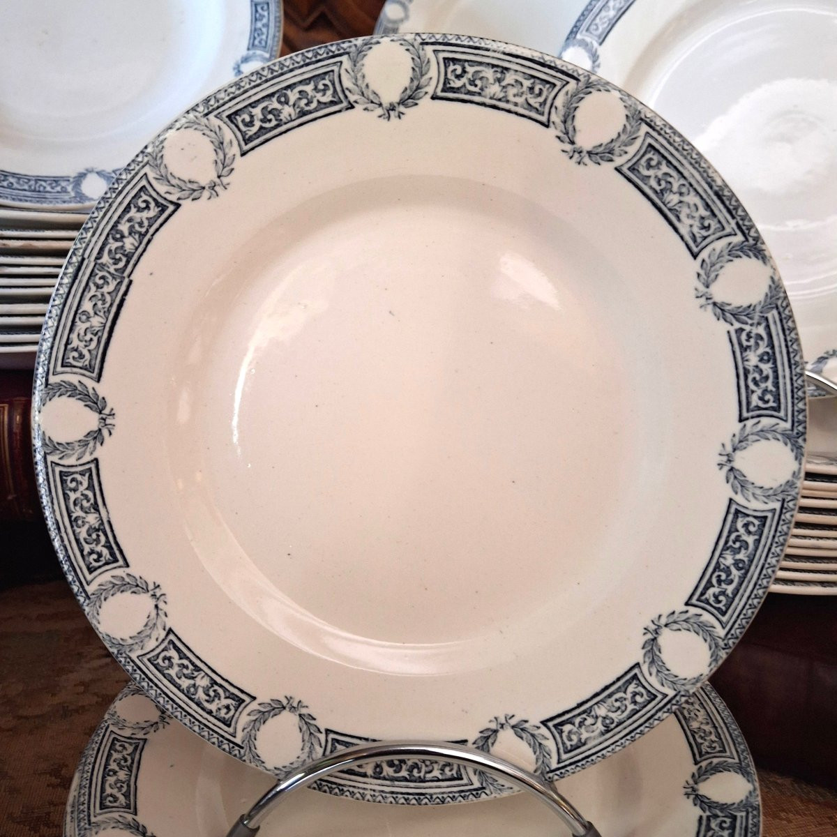 Fine Earthenware Dinner Service - Empire Patterns - 84 Pieces-photo-2