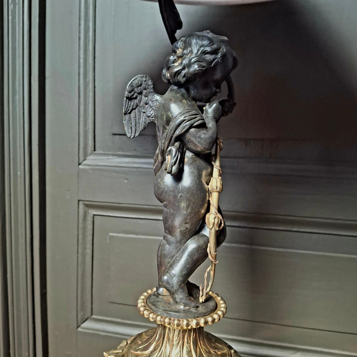Lampe cupidon en bronze avec abat-jour-photo-2