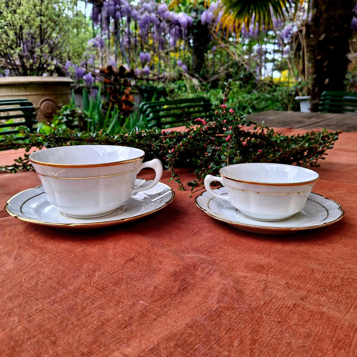 Twelve Châtres Sur Cher Porcelain Tea Or Coffee Cups-photo-4