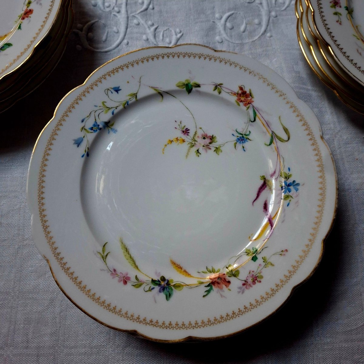 Ernie Brand Porcelain Dessert Set-photo-1
