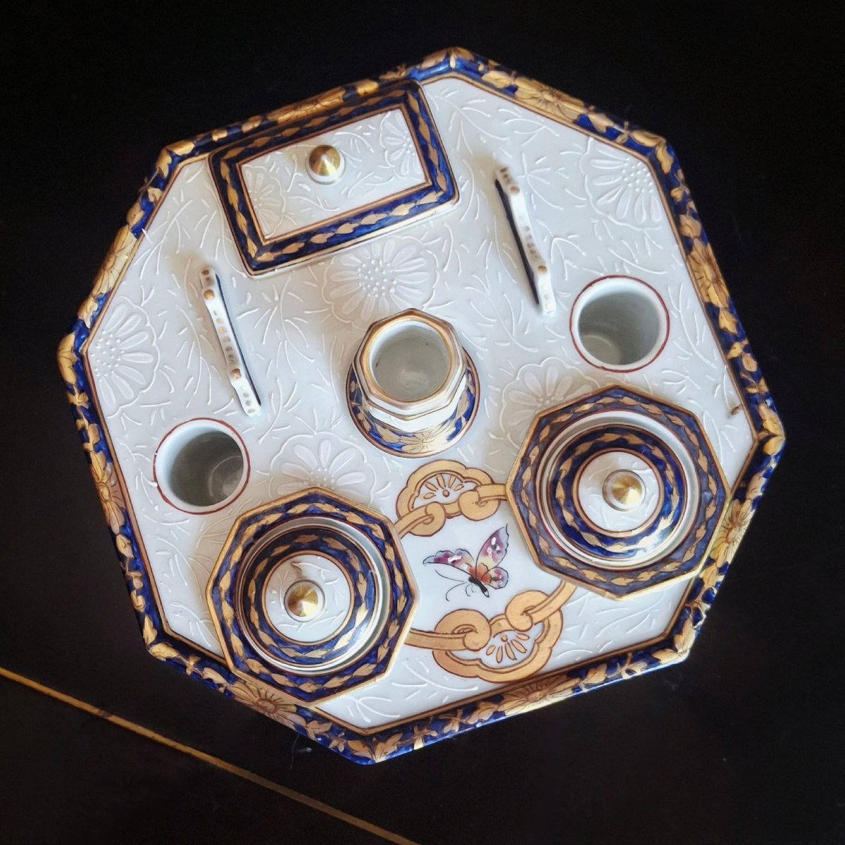 Grand encrier de bureau en porcelaine par Samson