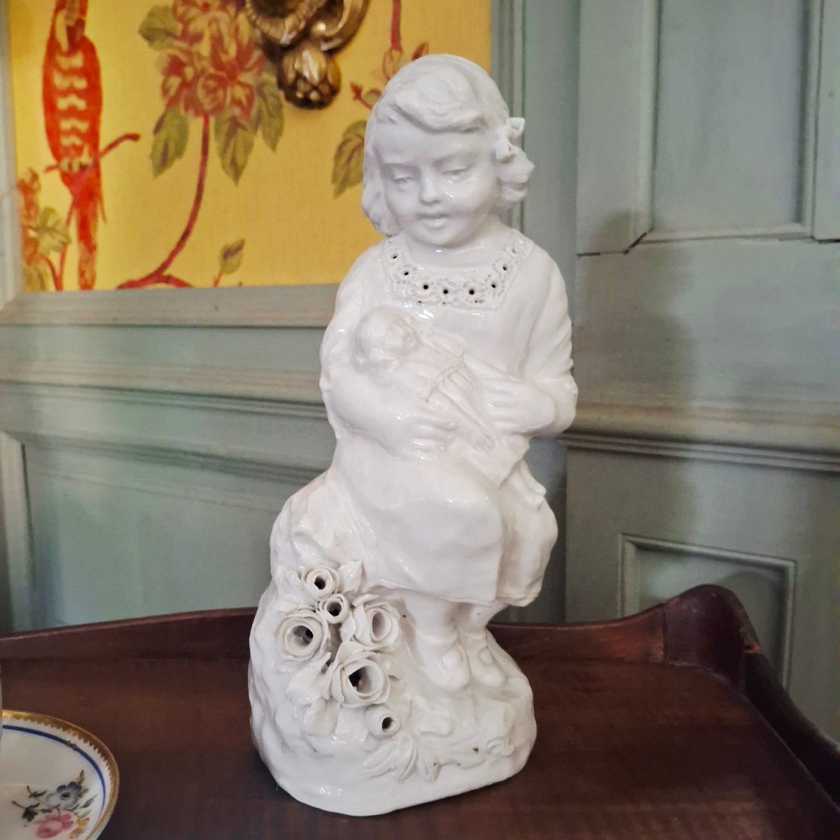 Lampe veilleuse en fine porcelaine blanche  Umberto Onesto   manufacture Capodimonte à Naples.