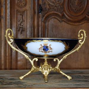 Coupe en porcelaine bronze et laiton doré,  dans le goût de Sèvres - Famille ROLLAND de CHAMBAUDOIN d'ERCEVILLE