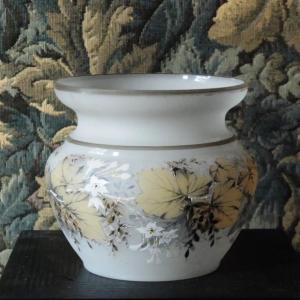 Grand vase ou cache pot en opaline blanche 
