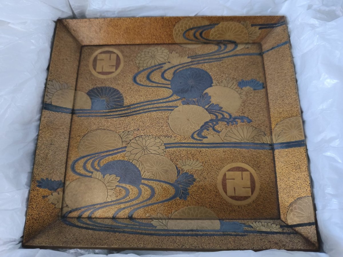  Plateau laque Meiji – Décor Chrysanthèmes et médaillons Manji-photo-1