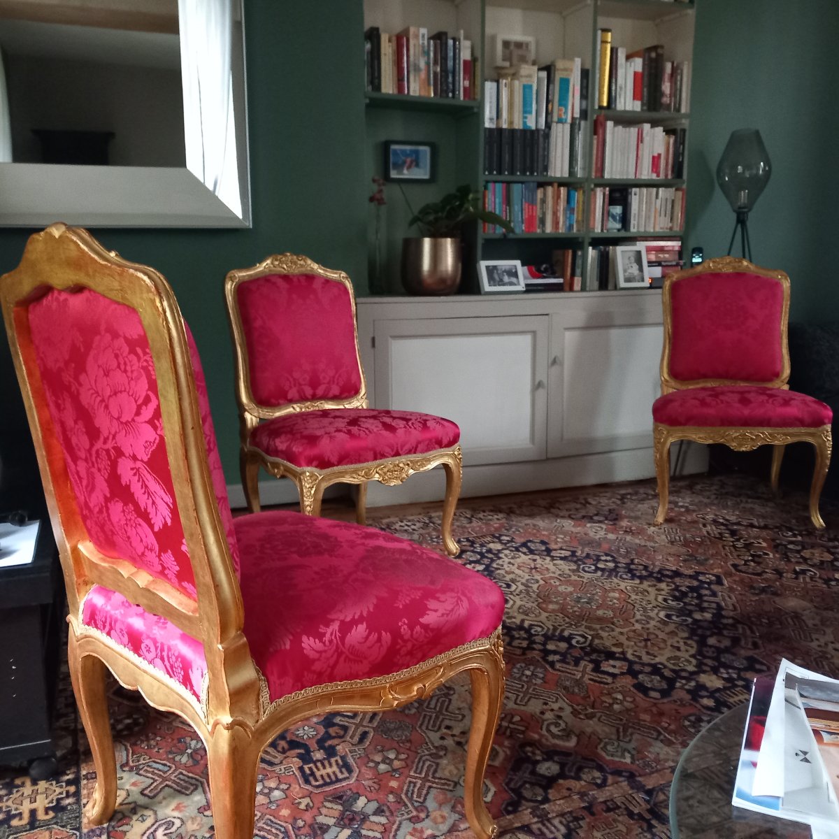 Suite de quatre chaises en bois sculpté et doré Louis XV-photo-5