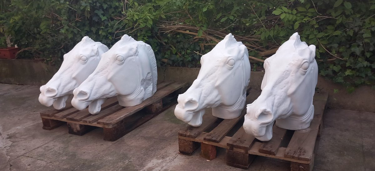 Selene Quadriga – Monumental Suite Of Four Horse Heads After The Parthenon-photo-8
