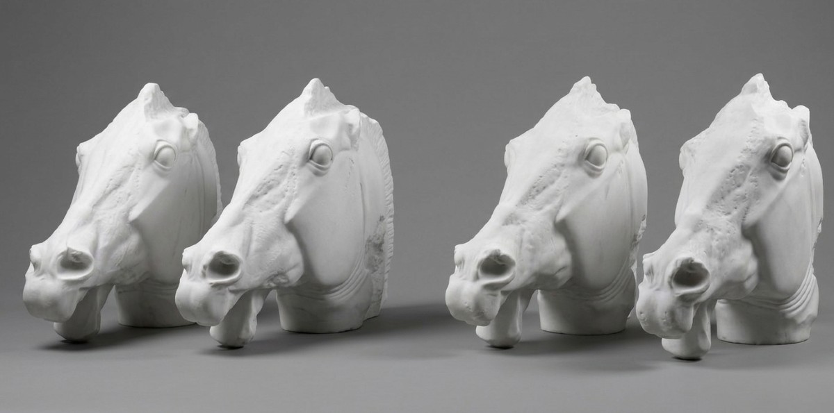 Quadrige de Séléné – sculpture marbre - Suite Monumentale de 4 Têtes de Chevaux - Parthénon