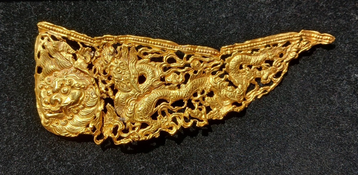 Fragment Au Dragon – Dynastie Ming – Période Xuande – Or 22 Carats