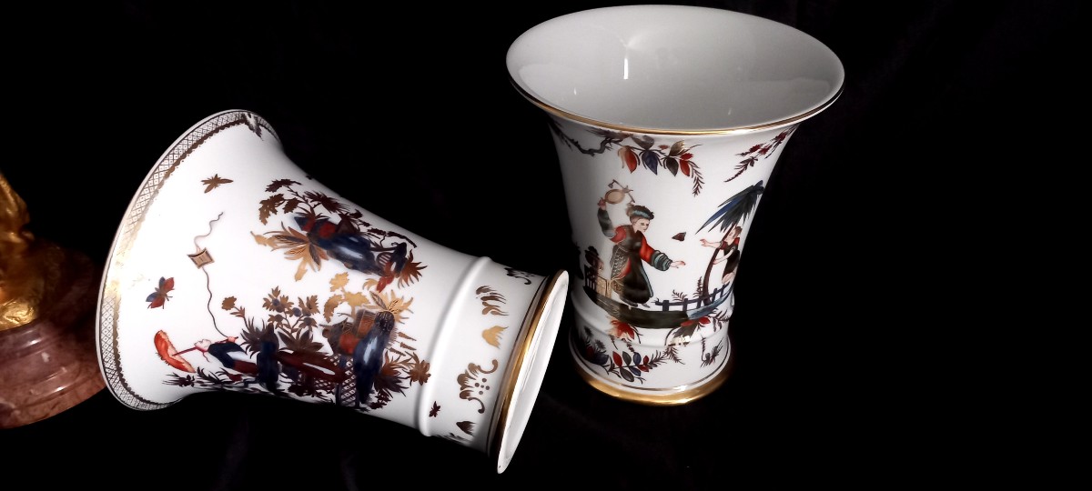 Paire de Vases Cornet en Porcelaine – Décor aux Chinoiseries – Style XVIIIe -photo-4