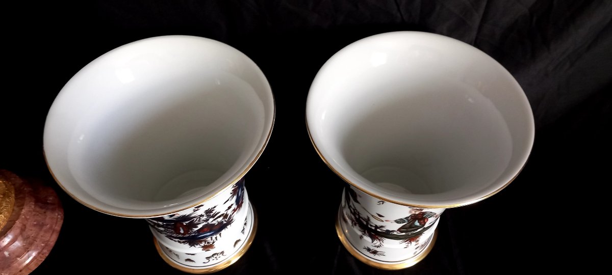 Paire de Vases Cornet en Porcelaine – Décor aux Chinoiseries – Style XVIIIe -photo-2