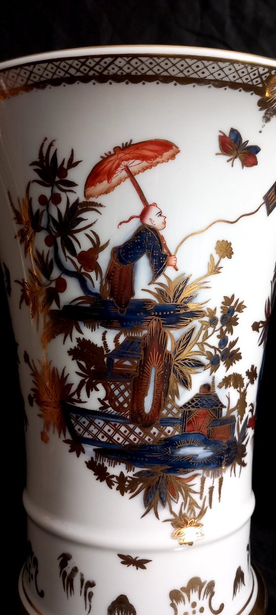 Paire de Vases Cornet en Porcelaine – Décor aux Chinoiseries – Style XVIIIe -photo-4