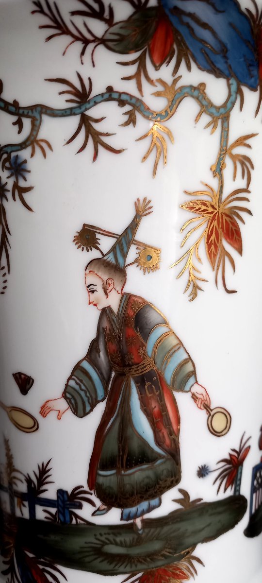 Paire de Vases Cornet en Porcelaine – Décor aux Chinoiseries – Style XVIIIe -photo-5
