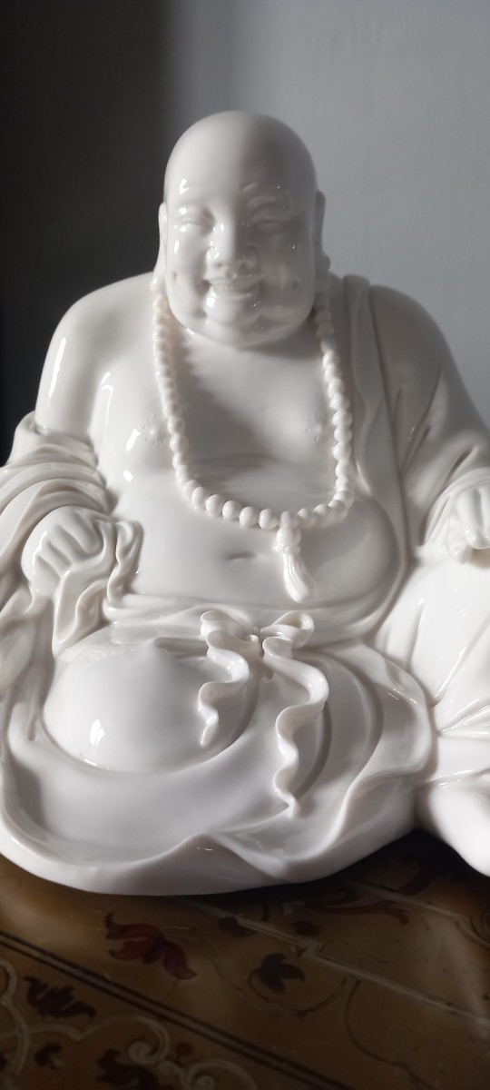 Bouddha rieur en "Blanc de Chine" porcelaine de Dehua- XX