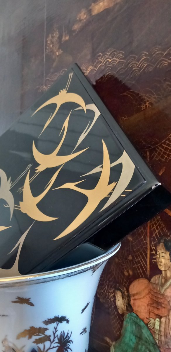 Japanese Lacquer Box Decorated With Flying Cranes-photo-3