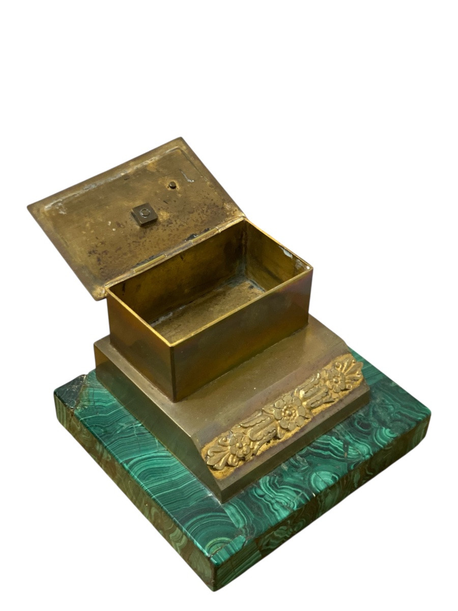 Decorative Bronze And Malachite Inkwell With Lion Decoration-photo-2