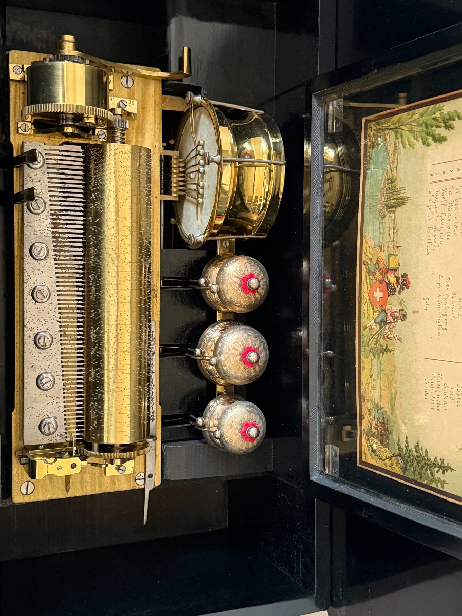 Boîte à Musique Suisse d’Orchestre – « Bells & Drums Visible » – 8 Airs – Whiteley’s London -photo-4