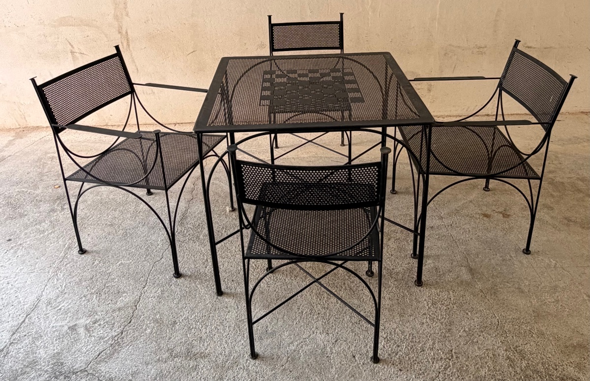 René-Jean Caillette "TOUR EIFFEL" ensemble table / chaises de jardin, acier et tôle perforée