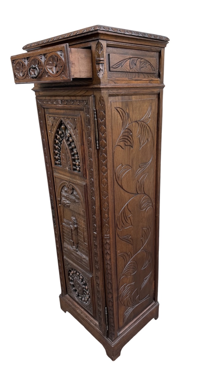 Neo-gothic Breton Bonnetiere Cupboard - Solid Oak - 19th Century-photo-1