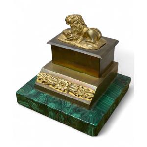 Encrier décoratif en bronze et malachite, à décor de lion