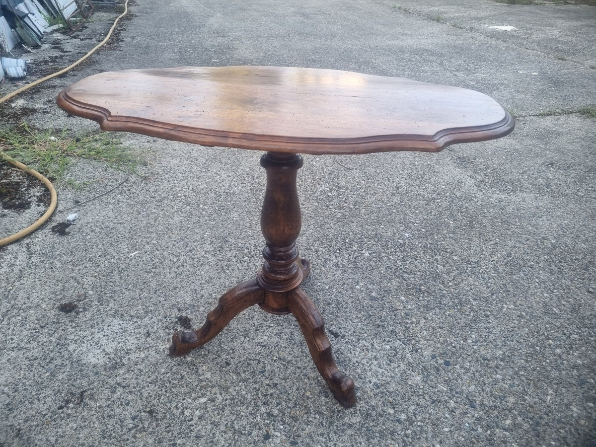 Tripod Pedestal Table