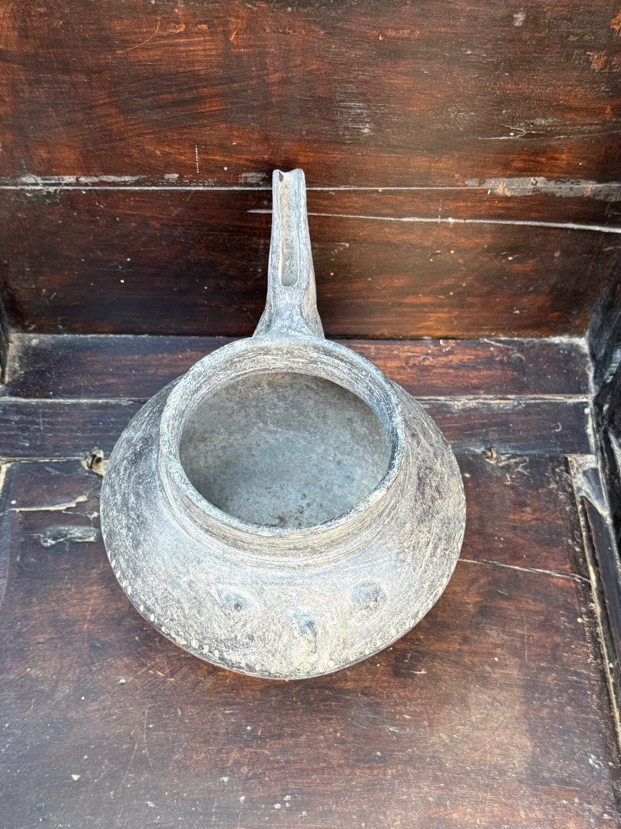 Grey Terracotta Libatory Vase-photo-2