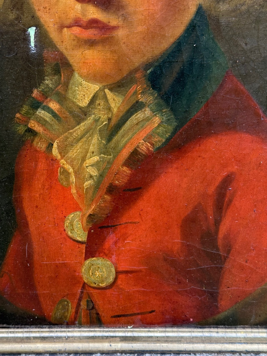 Portrait d’un jeune garçon en habit rouge-photo-3