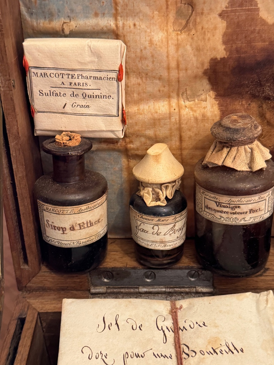 Coffret d’apothicaire – début XIXᵉ siècle-photo-1