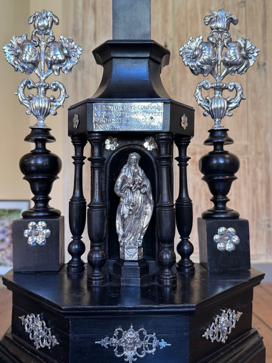 Altar Crucifix In Ebony And Solid Silver-photo-3