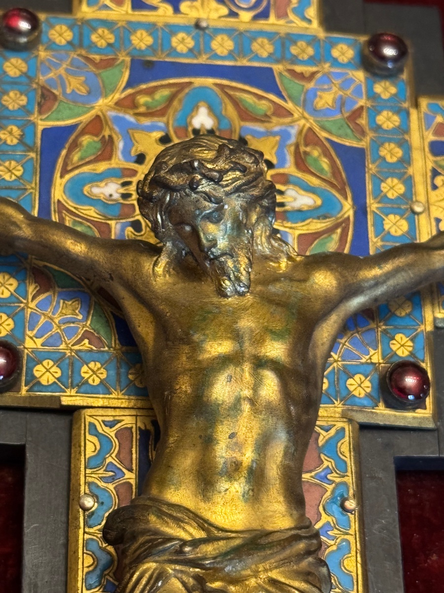 Crucifix néo-gothique en bronze doré et émaux cloisonnés-photo-3