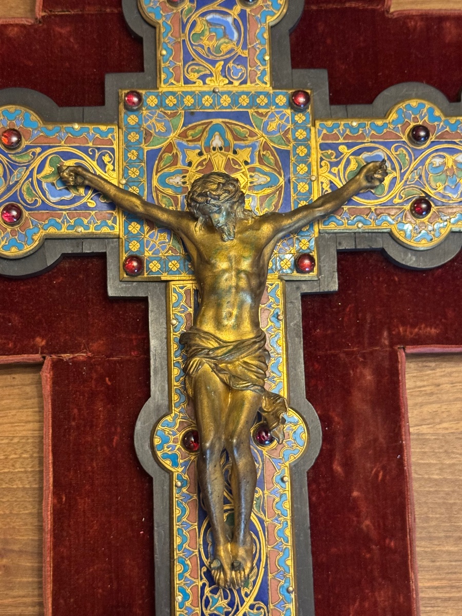Crucifix néo-gothique en bronze doré et émaux cloisonnés-photo-4