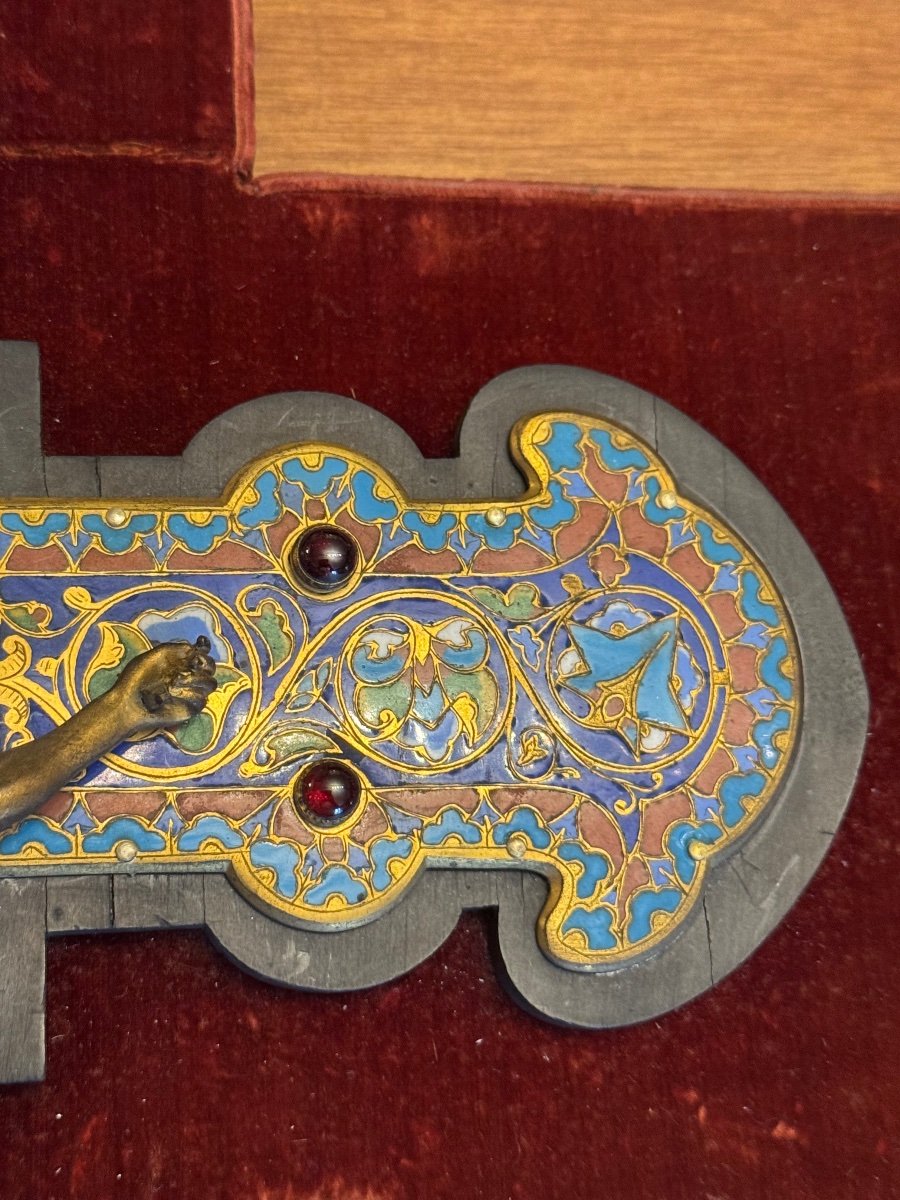 Crucifix néo-gothique en bronze doré et émaux cloisonnés-photo-6