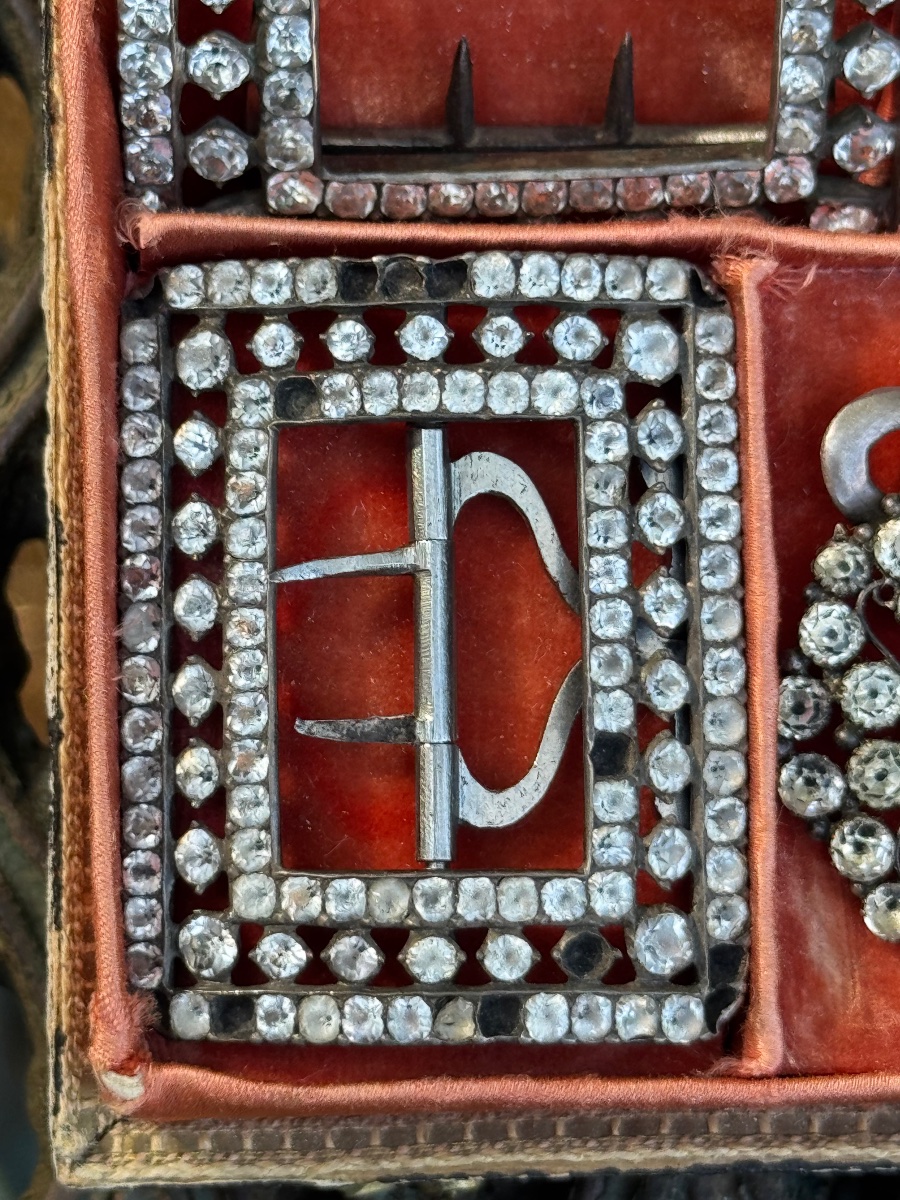 Set Of Silver Shoe Buckles And Pant Buckles-photo-6