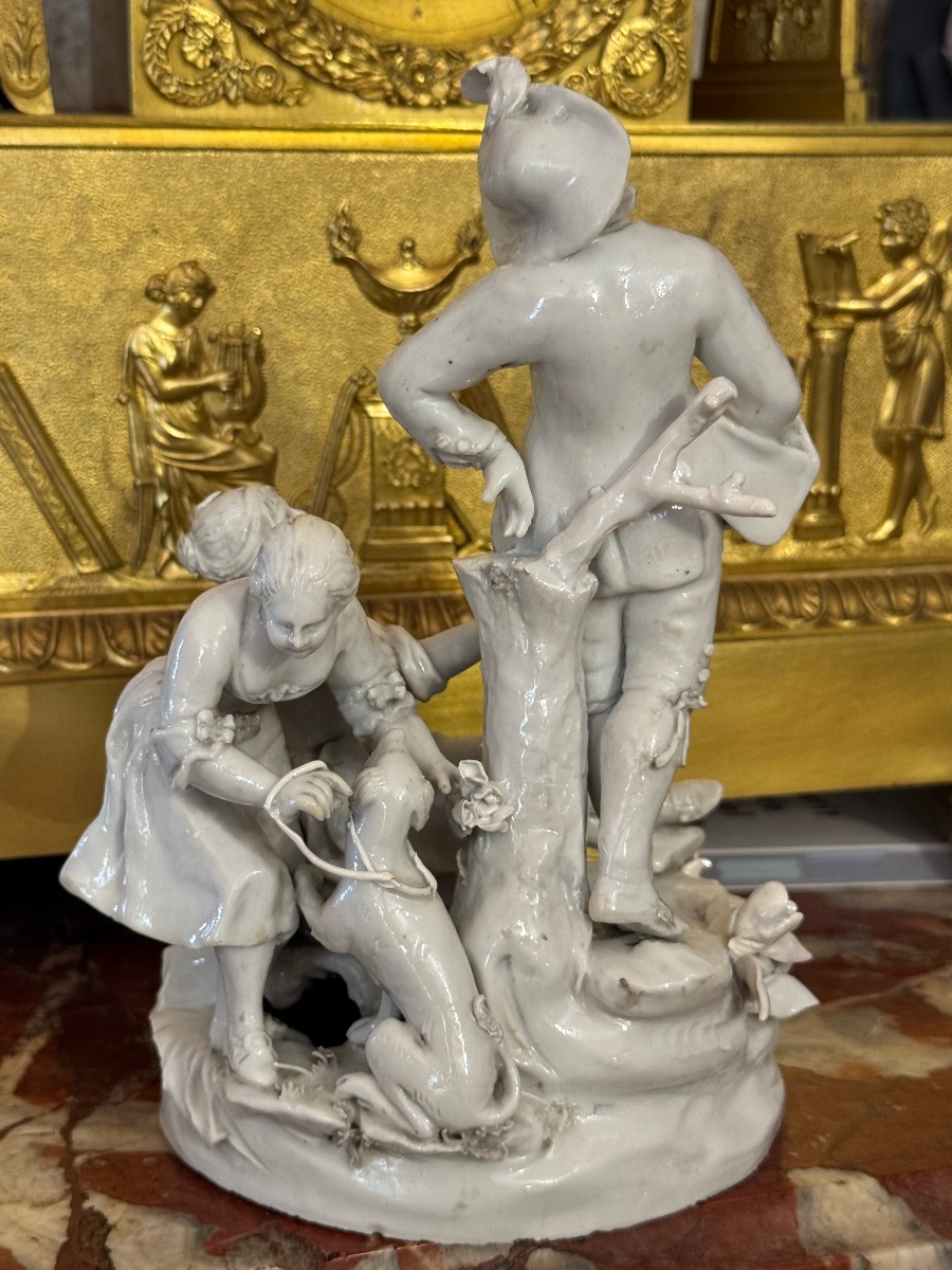 White Porcelain Group – Romantic And Pastoral Scene – 18th Century-photo-4