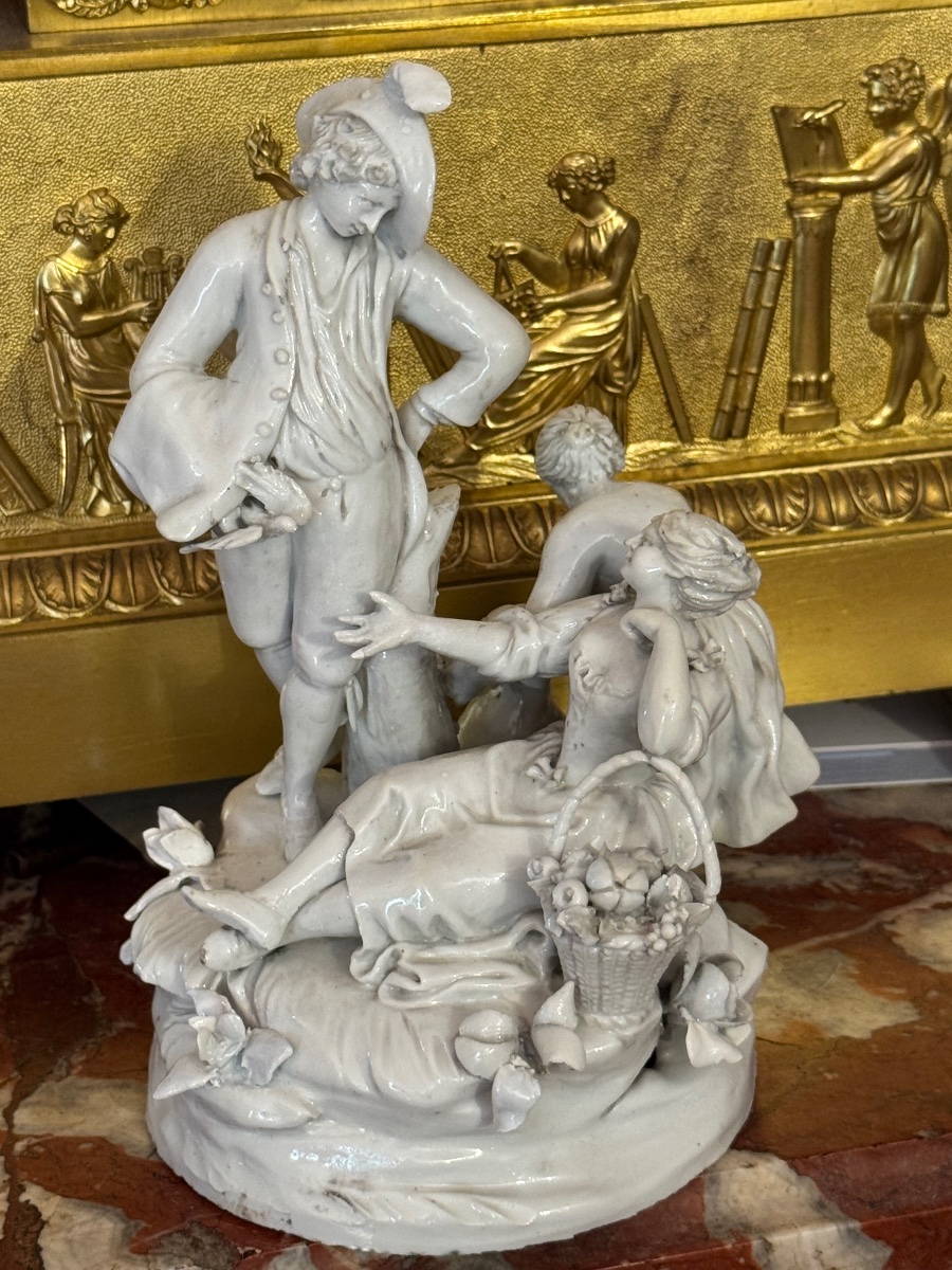 White Porcelain Group – Romantic And Pastoral Scene – 18th Century-photo-7
