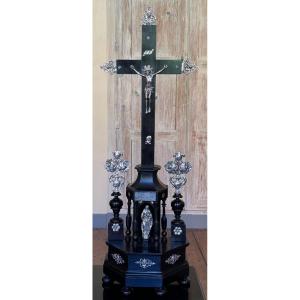 Crucifix d’autel en ébène et argent massif 