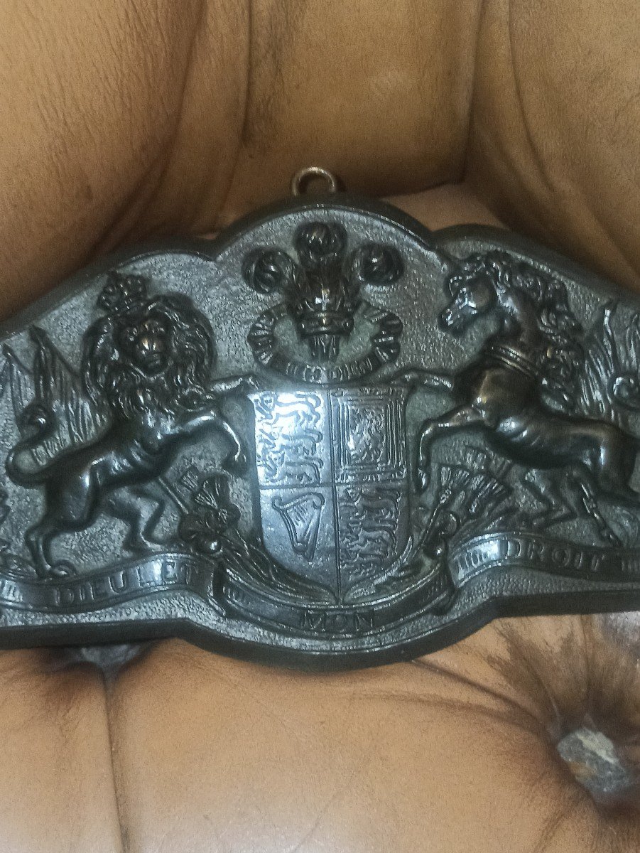 Brown Patina Bronze Plate Representing The Arms Of Great Britain, Nineteenth-photo-2