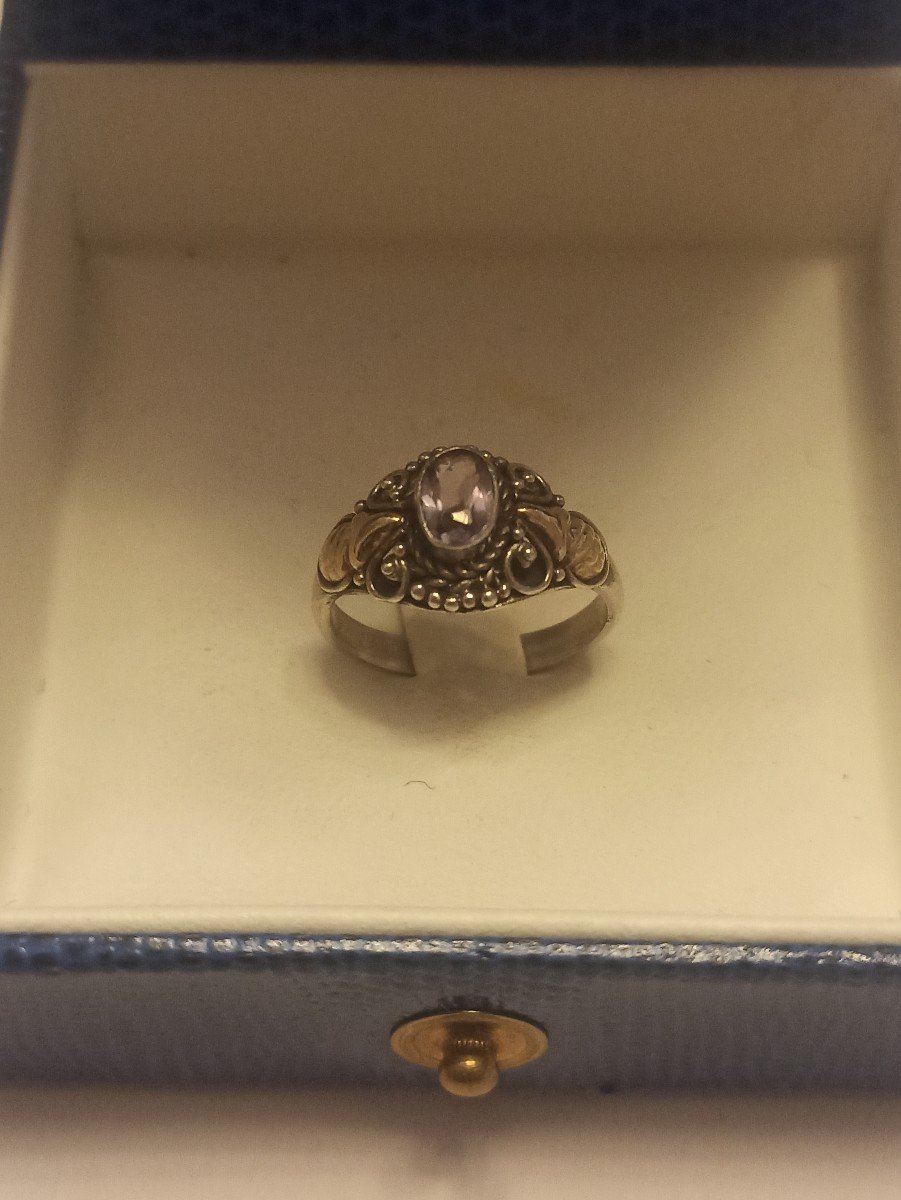 Bague En Argent Et Vermeil Ornée D Une Amethyste. 