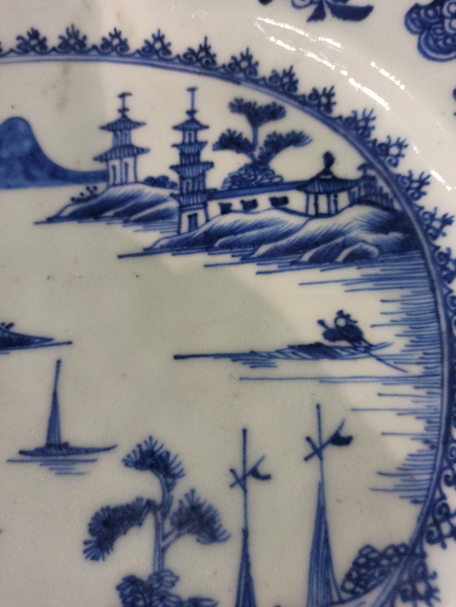 Oval Dish In Chinese Porcelain With Reign Of Qianlong Lake Decor-photo-2
