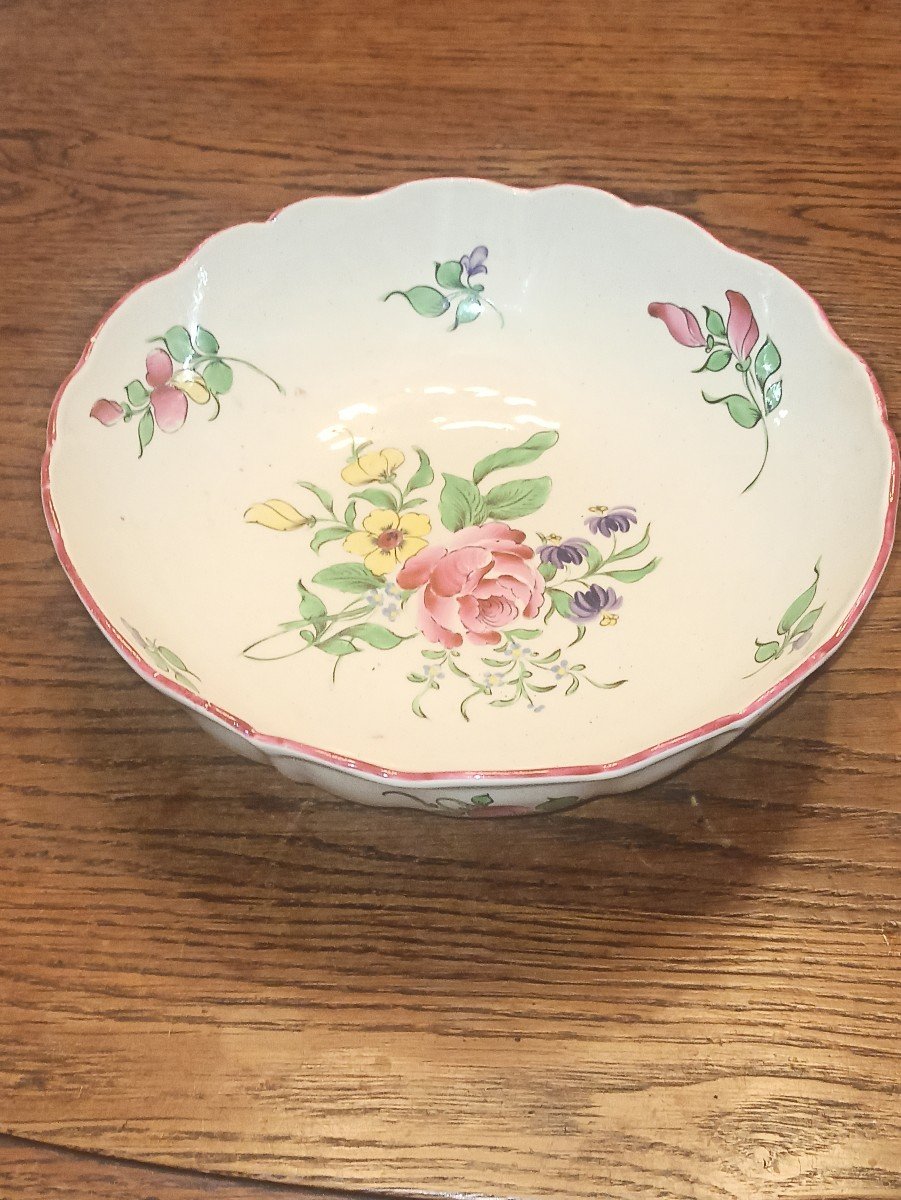 Saladier De Taille Moyenne En Faience De Lunéville Modèle Réverbère Fin XIXe