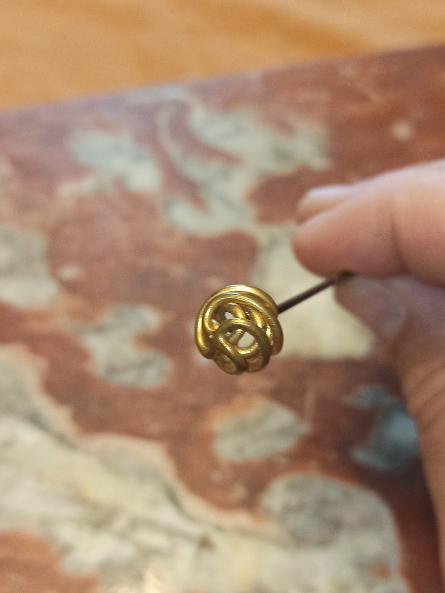Longue épingle à Chapeaux Ornée D Une Sphère En Laiton Doré Circa 1900-photo-4