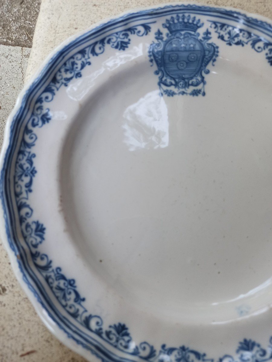 Moustiers Earthenware Plate, Decorated With The Count's Arms Of The Moly Family Circa 1730-photo-1