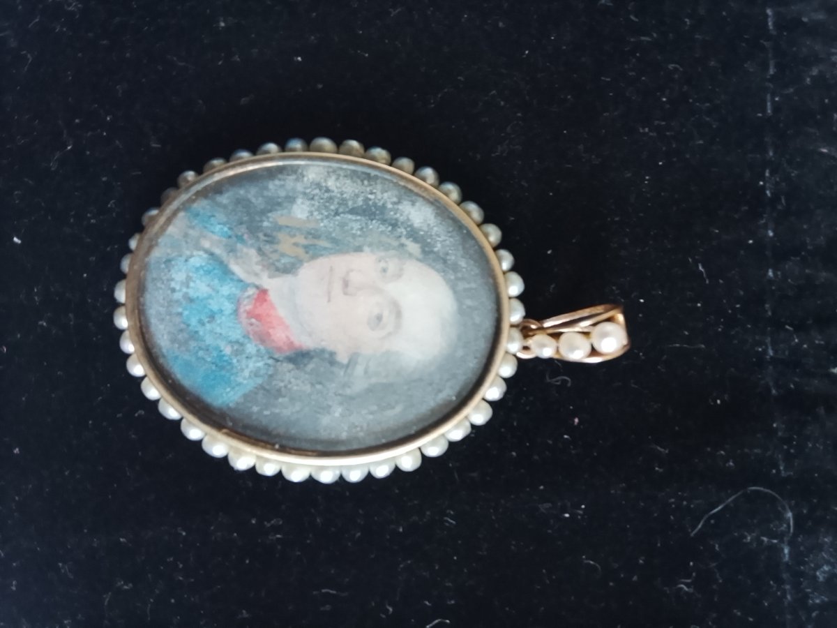 Pendentif Médaillon en or et perles fines orne d une miniature peinte du XVIIIe-photo-2